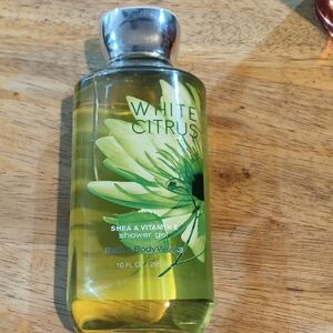 White Citrus Shower Gel with Shea & Vitamin E - Discontinued Scent